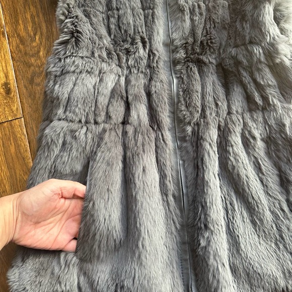 Linda Richards Luxury rabbit fur reversible vest size medium - Picture 6 of 11